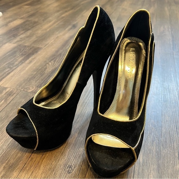 Women Sexy Velvet Black And Gold Open Toed Platform Stilettos Heels. Size 8 - Picture 4 of 16